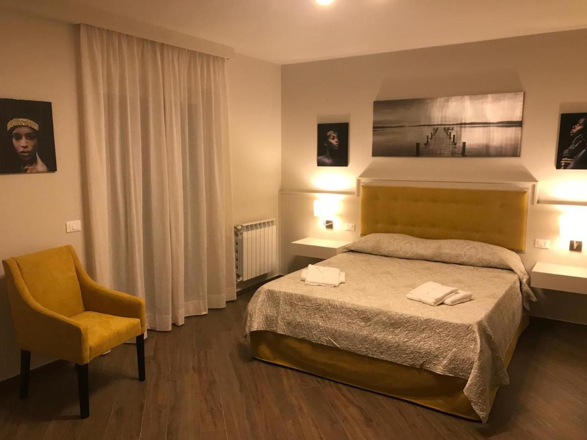 Scm House Hotel Mascali Bagian luar foto