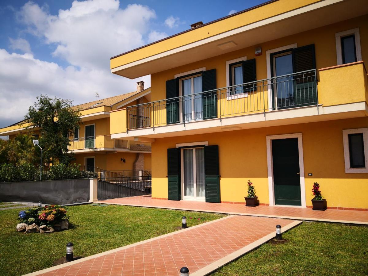 Scm House Hotel Mascali Bagian luar foto