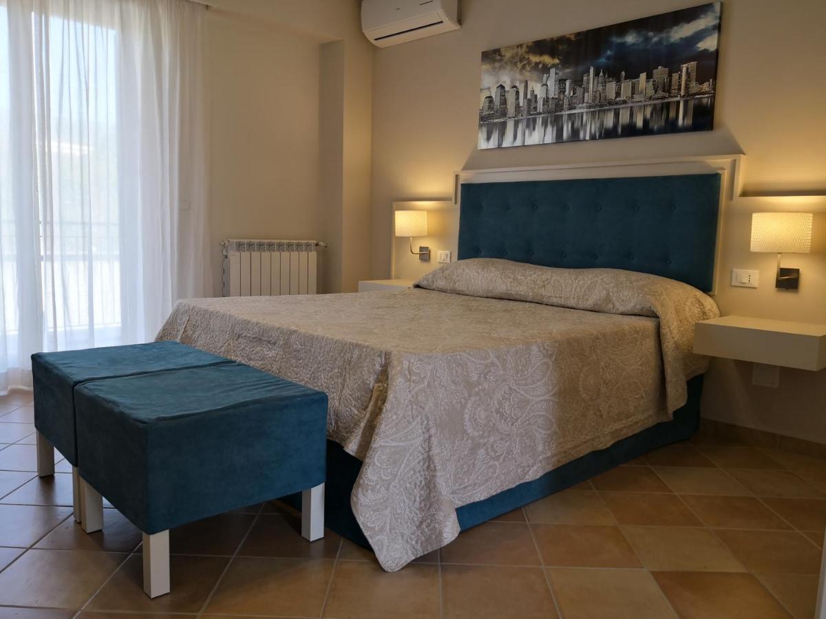 Scm House Hotel Mascali Bagian luar foto